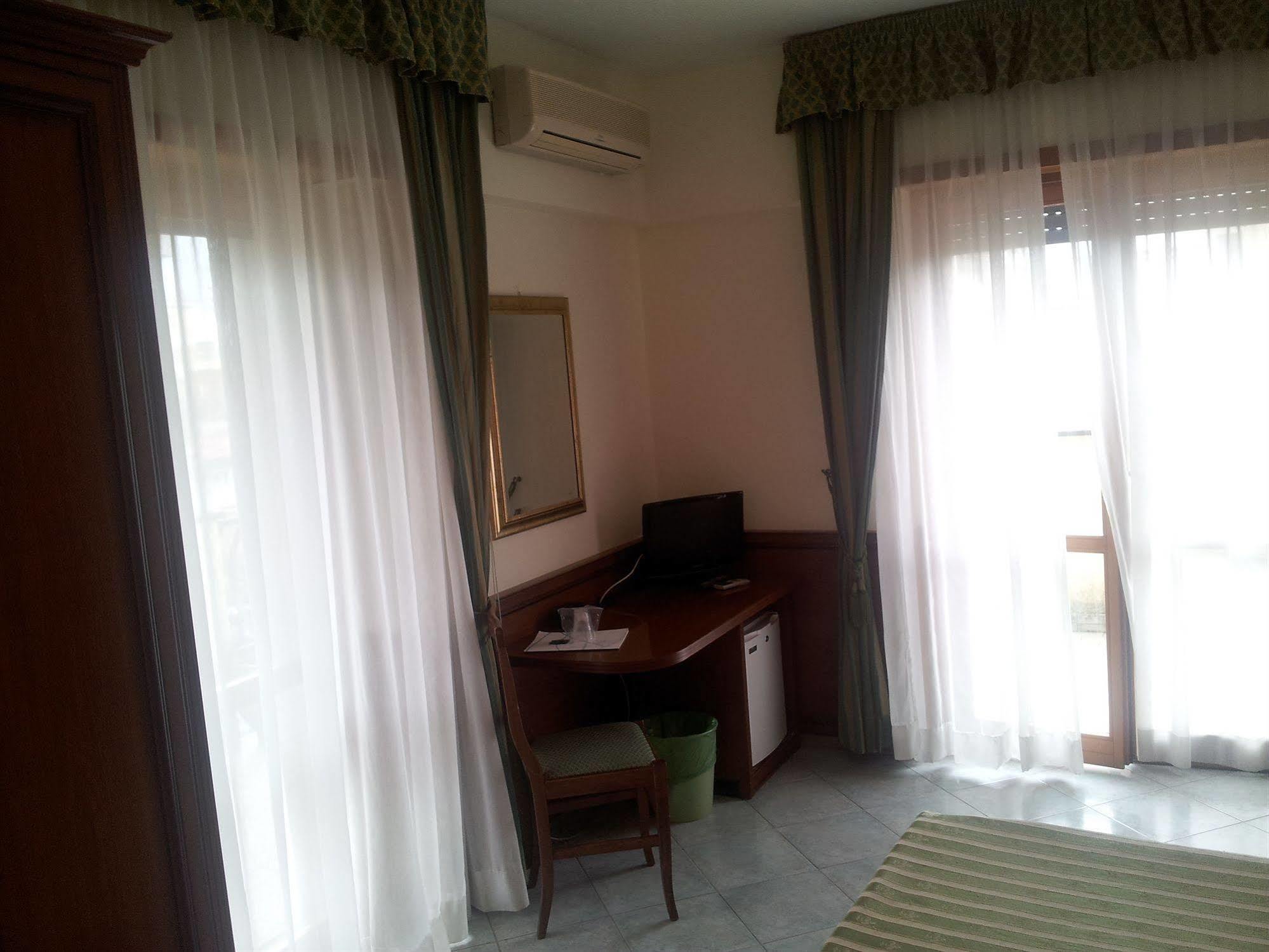 Hotel Octavia โรม ภายนอก รูปภาพ