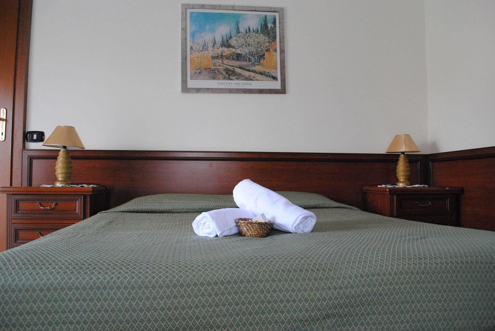 Hotel Octavia โรม ภายนอก รูปภาพ